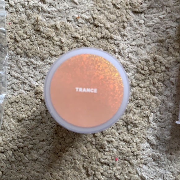 🔥$5 sale🔥NWT Milk Makeup Highlighter in Trance - Picture 2 of 3